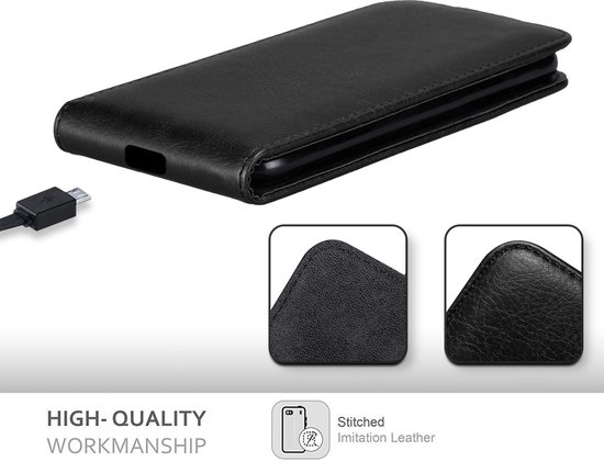 Zwarte flipcase met de tekst "HIGH-QUALITY WORKMANSHIP", "Stitched Imitation Leather" en een USB-kabel.