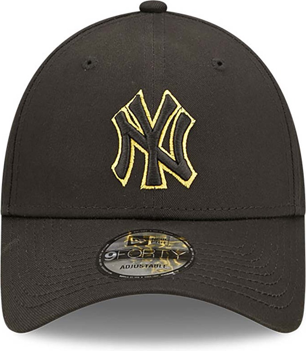 New York Yankees Team Outline Black 9FORTY Adjustable Cap