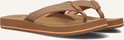 Cognacbruine Reef slippers met gekleurde strepen in de bandjes en oranje accenten.