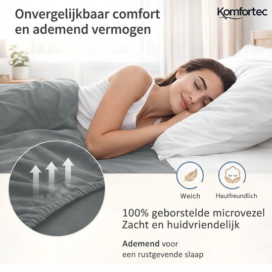 Een vrouw slaapt vredig op een grijs hoeslaken. "Onvergelijkbaar comfort en ademend vermogen."