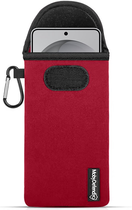 Pochette rouge pour téléphone avec le haut d'un smartphone.