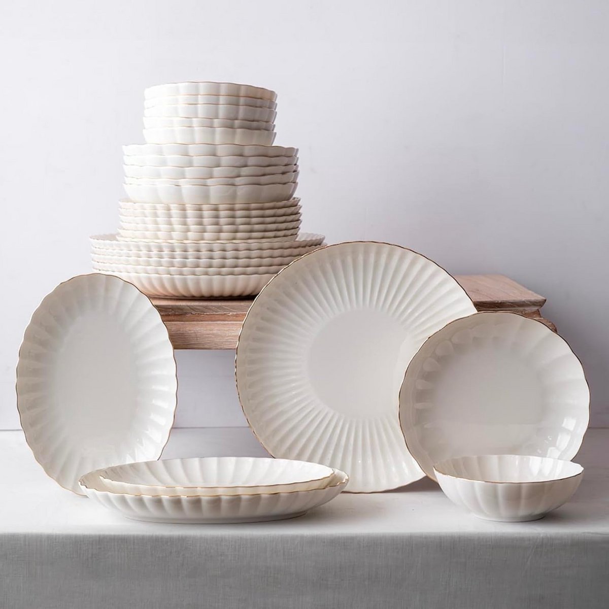 Luxe 27-Delige Porseleinen Servies Set voor 6 Personen - Goudkleurig Mesh Design