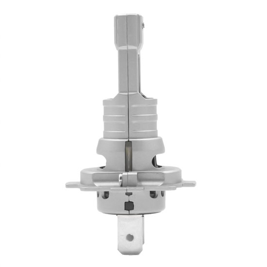 Zijkant van een zilverkleurige H7 LED-lamp met koelribben en metalen aansluiting.