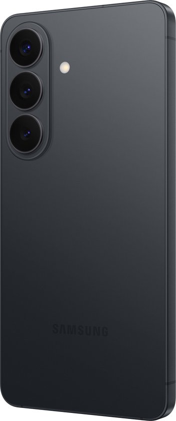 Achterkant van een zwarte Samsung Galaxy S26 smartphone.