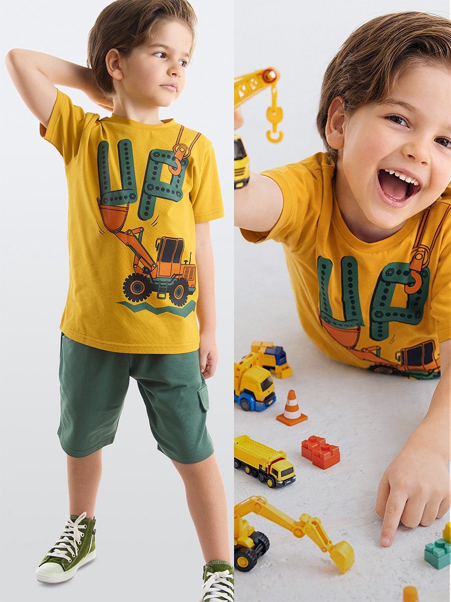 MSHB&G MS-22Y1-032 Khaki Jongens T-shirt en Short Set met Graafmachine Print 110