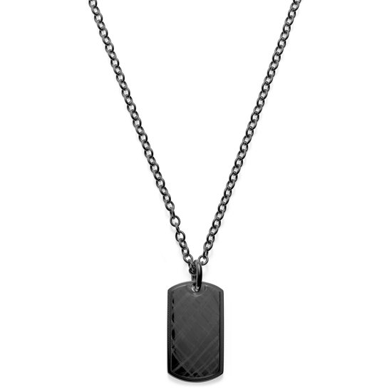 Rechthoekige zwarte dog tag aan een schakelketting met een geëtst ruitpatroon.