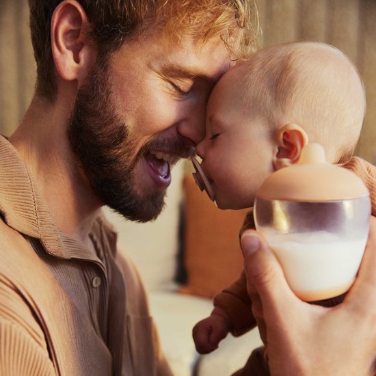 Emulait Classic Babyfles - Kleur: Medium - Maat: 4 - 240 ml - borstvormig - natuurlijk voeden - anti-koliek - bpa-vrij van Emulait — afbeelding 5