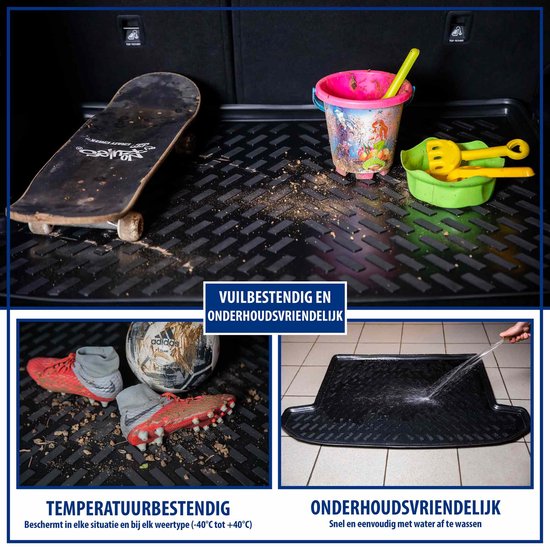 Zwarte kofferbakmat met nopjespatroon, naast een skateboard en emmer, en met voetbalschoenen.