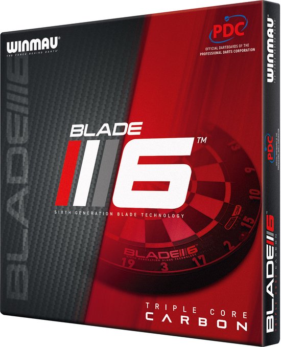 Doos met Winmau Blade 6 Triple Core dartbord, met rode en zwarte grafische elementen en PDC-logo.