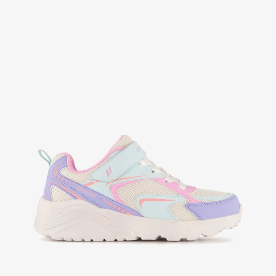 Meisjessneaker met klittenbandsluiting in pastelkleuren: paars, roze en mintgroen. Mesh en synthetisch materiaal. Met Skechers logo.