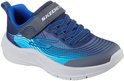 Blauwe Skechers sneaker met grijze klittenbandsluiting en elastische veters. Met blauwe en witte golvende lijnen op de zijkant.