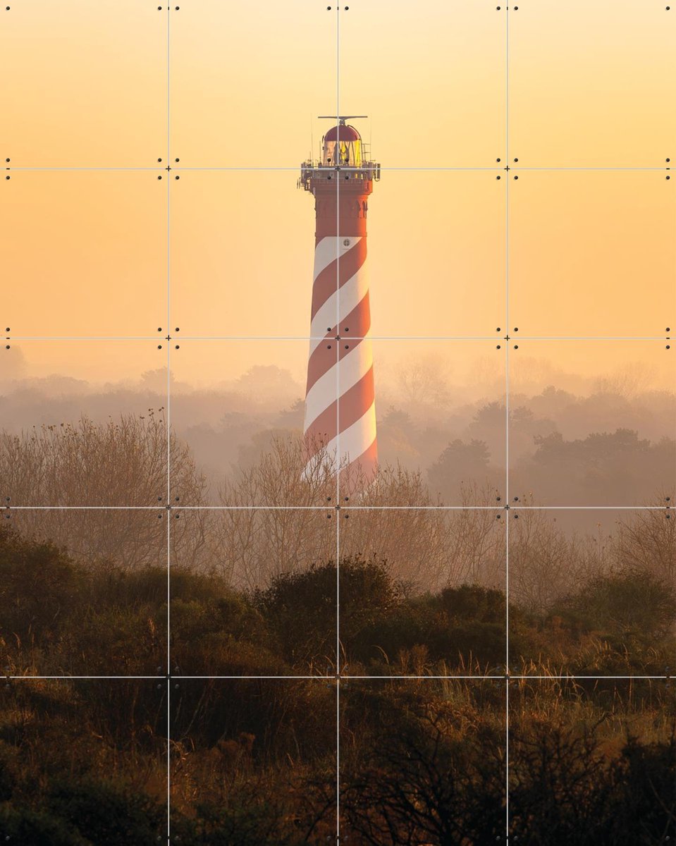 IXXI Vuurtoren van Burg-Haamstede, Michael Huijgens & Kunst in Kaart - 80 x 100 cm - Gratis ophangtool - Grote wanddecoratie en posters - Fotografie