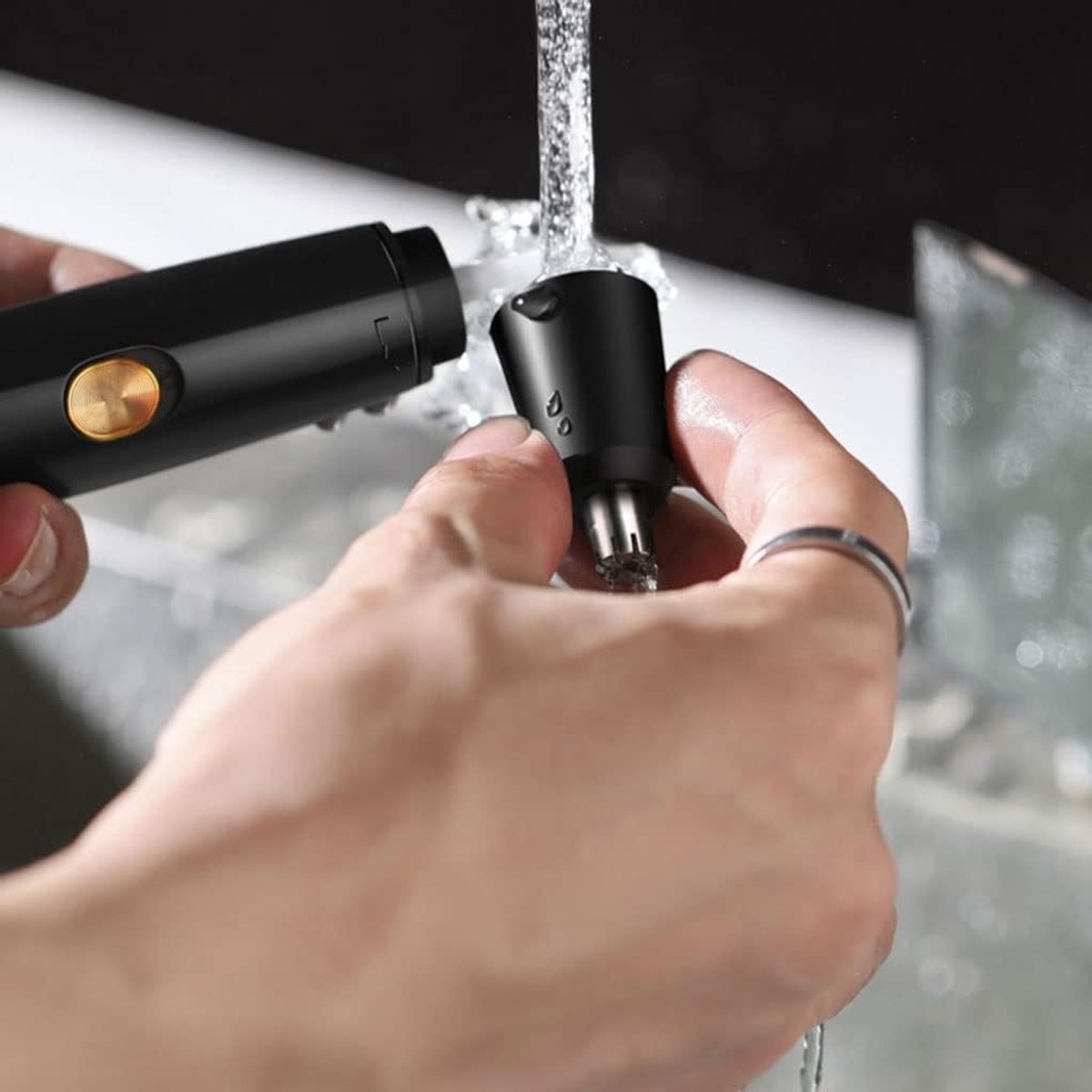Neushaartrimmer Elektrisch - Oor Haar Trimmer - Netjes Verzorgen - Verwisselbare Koppen - Zwart