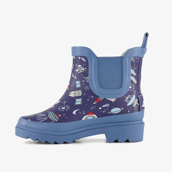Onderkant van donkerblauwe regenlaars met ruimteprint, maat 23.