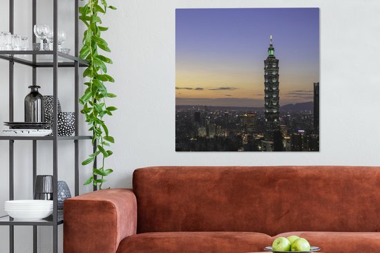 Canvas schilderij 90x90 cm - Wanddecoratie Kleurrijke lucht boven de Taipei 101 in Taiwan tijdens de avond - Muurdecoratie woonkamer - Slaapkamer decoratie - Kamer accessoires - Schilderijen op canvas