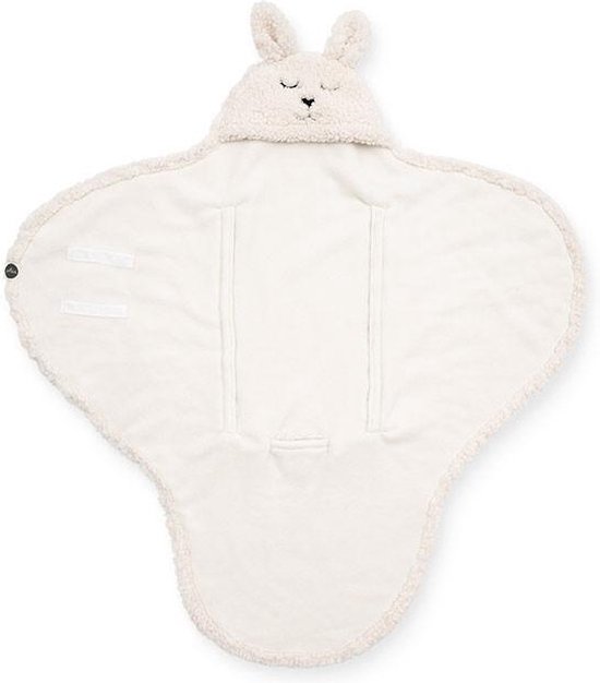 Crème wikkeldeken met teddy-look en konijnenorenkap. Met klittenbandsluiting en insteeklussen.