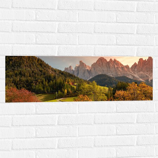WallClassics - Muursticker - Herfstig Landschap - 90x30 cm Foto op Muursticker