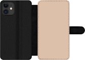 Bookcase Geschikt voor iPhone 11 telefoonhoesje - Beige - Kleuren - Effen - Met vakjes - Wallet case met magneetsluiting