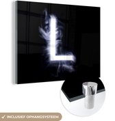 MuchoWow® Glasschilderij 80x60 cm - Schilderij acrylglas - Een wazige letter l - Foto op glas - Schilderijen