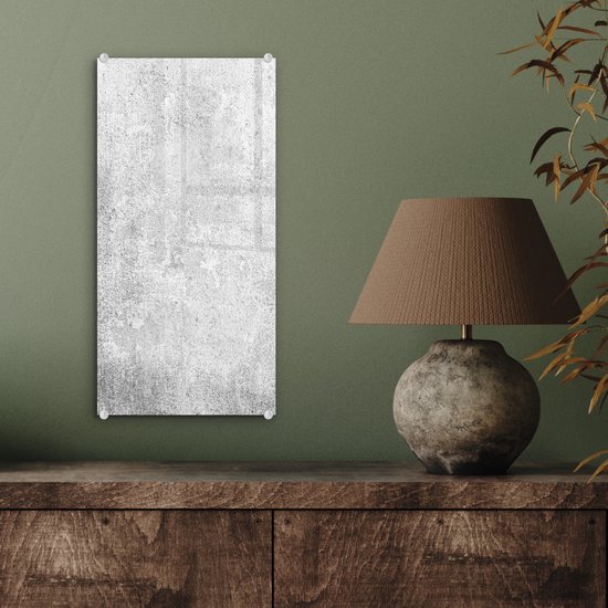 MuchoWow® Glasschilderij 20x40 cm - Schilderij acrylglas - Beton - Grijs - Muur - Foto op glas - Schilderijen