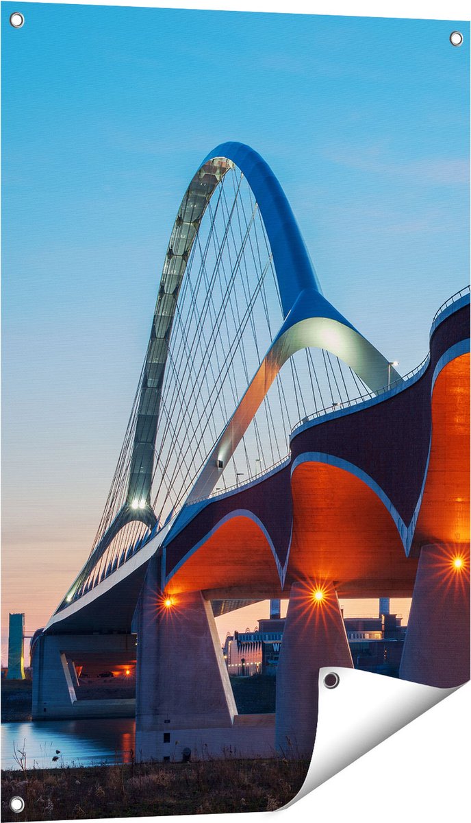 Gards Tuinposter Oversteek Brug in Nijmegen - 60x90 cm - Tuindoek - Tuindecoratie - Wanddecoratie buiten - Tuinschilderij Multikleur