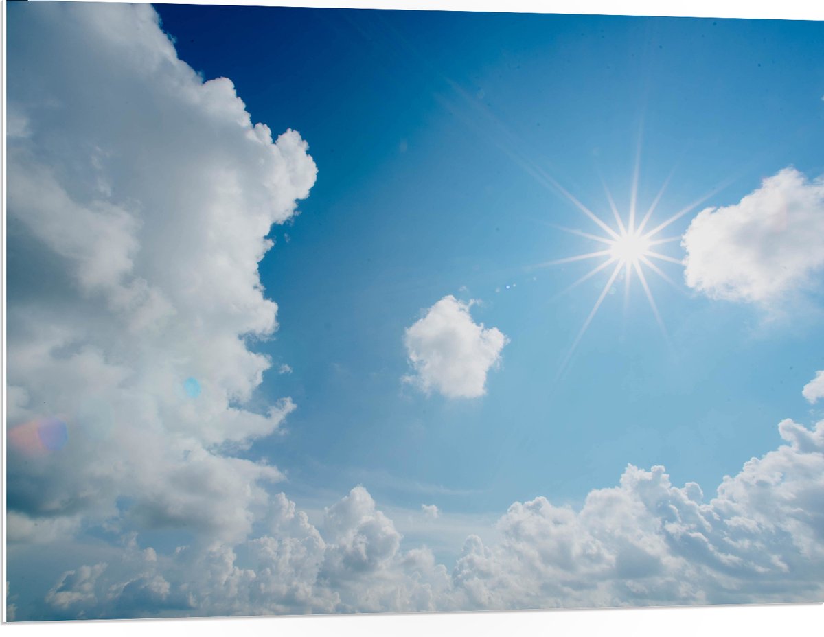 PVC Schuimplaat - Felle Zon door Sluierbewolking - 100x75 cm Foto op PVC Schuimplaat (Met Ophangsysteem)