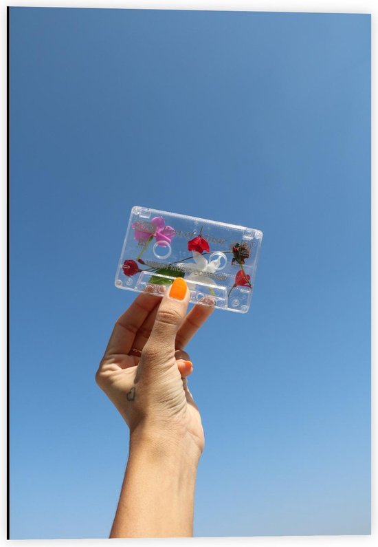 Dibond - Doorzichtig Cassettebandje met Bloemetjes  - 40x60cm Foto op Aluminium (Wanddecoratie van metaal)
