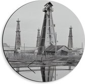 Dibond Wandcirkel - Torens met Meertje Zwart Wit  - 40x40cm Foto op Aluminium Wandcirkel (met ophangsysteem)