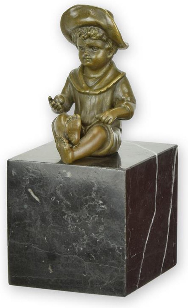 Zittende jongen - Bronzen beeld - brons op marmer - 15,2 cm hoog