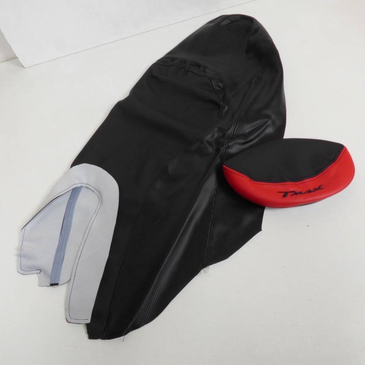 één zadelhoes voor scooter yamaha 500 tmax 2001-2007 zwart / rood nieuw