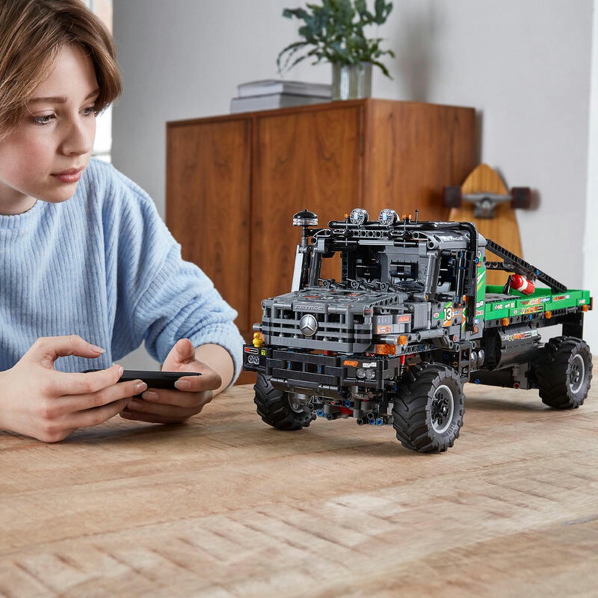 LEGO Technic 4x4 Mercedes-Benz Zetros Trial Truck met app-besturing 42129 — afbeelding 25