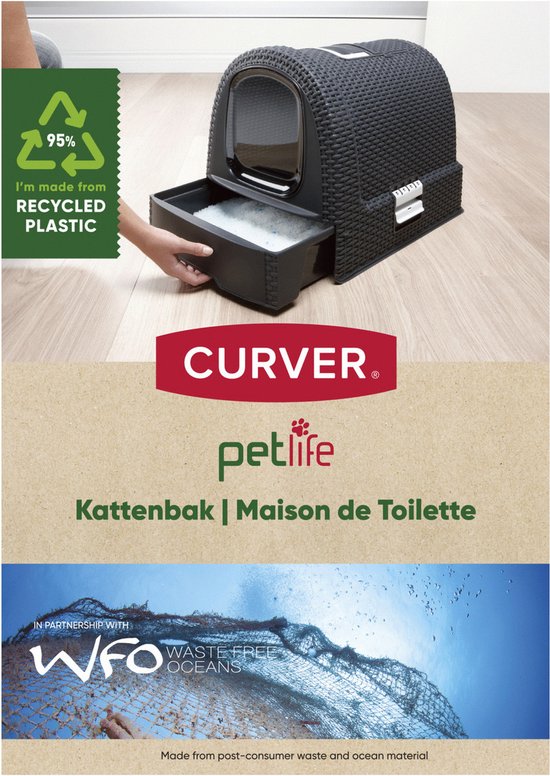 Zwarte Curver kattenbak met lade, '95% made from recycled plastic' logo.