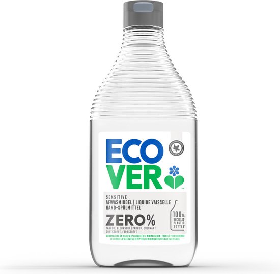 Doorzichtige plastic fles met een grijze dop. Het witte label heeft een groen/blauw logo met een bloem en hartje en de tekst 'ECOVER'.