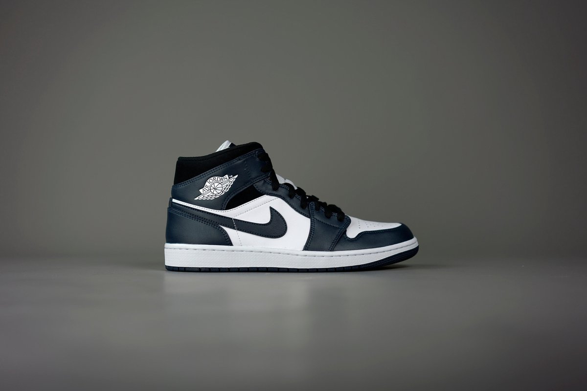 Nike Air Jordan 1 Mid, Armory Navy/White-Black, 554724 411, EUR 41 | bol.com