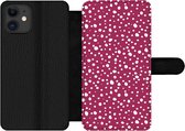 Bookcase Geschikt voor iPhone 11 telefoonhoesje - Stippen - Rood - Wit - Met vakjes - Wallet case met magneetsluiting