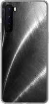 Telefoonhoesje Geschikt voor OnePlus Nord hoesje - Metaal print - Zilver - Zwart - Wit - Siliconen Telefoonhoesje Telefoonhoesje