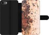 Bookcase Geschikt voor iPhone SE 2020 telefoonhoesje - Metaal - Roest print - Oud - Met vakjes - Wallet case met magneetsluiting