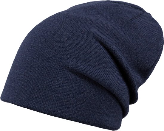 Donkerblauwe gebreide beanie met een slouchy pasvorm.