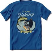 Fishing - Vissen T-Shirt | Grappig Verjaardag Vis Hobby Cadeau Shirt | Dames - Heren - Unisex | Tshirt Hengelsport Kleding Kado - Donker Blauw - M