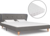 vidaXL Bed met matras stof lichtgrijs 140x200 cm
