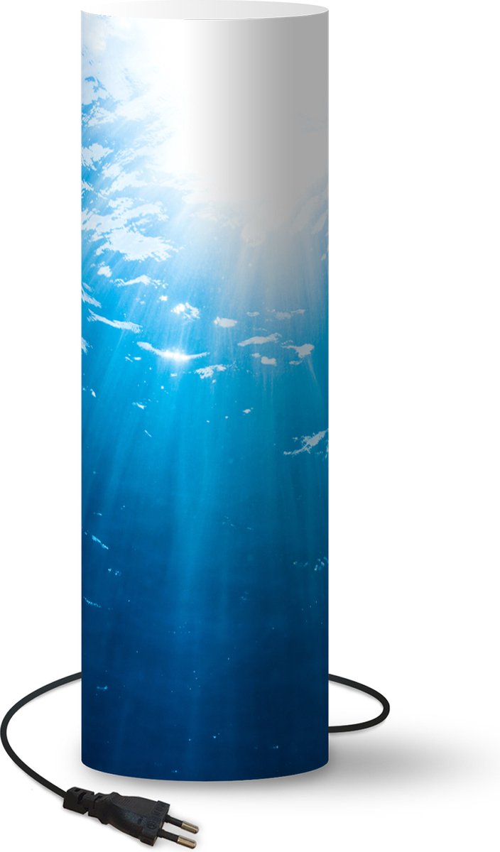 Lamp - Nachtlampje - Tafellamp slaapkamer - Zonnestralen bereiken het water - 70 cm hoog - Ø22.3 cm - Inclusief LED lamp