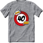 40 Jaar Hoera Verkeersbord T-Shirt | Grappig Verjaardag Cadeau | Dames - Heren | - Donker Grijs - Gemaleerd - S