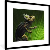 Fotolijst incl. Poster - Kameleon met een groen blad - 40x40 cm - Posterlijst