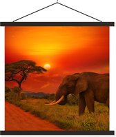 Posterhanger incl. Poster 120x120 cm - Schoolplaat - Olifant - Zonsondergang - Oranje - Savanne - Dieren - Textielposter - Zwarte latten