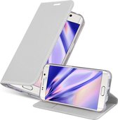 Cadorabo Hoesje geschikt voor Samsung Galaxy S6 EDGE PLUS in CLASSY ZILVER - Beschermhoes met magnetische sluiting, standfunctie en kaartvakje Book Case Cover Etui