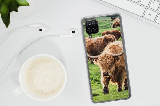 Coque Samsung Galaxy A12 - Highlanders écossais - Animaux - Herbe - Siliconen