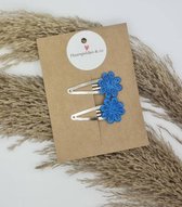 Haarspeldje Flower cobaltblue — 3 cm zwart (glans)
