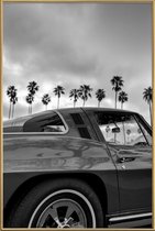 JUNIQE - Poster met kunststof lijst Californië Corvette auto -13x18