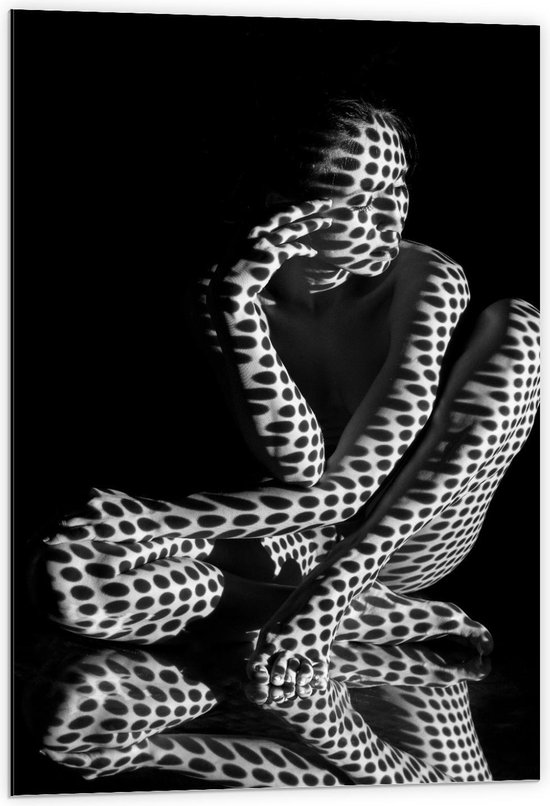 Dibond - Naakte Vrouw in het Zonlicht - 60x90cm Foto op Aluminium (Met Ophangsysteem)