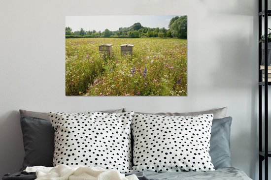 Tableau sur toile Ruche dans un champ de fleurs - 60x40 cm - Décoration murale